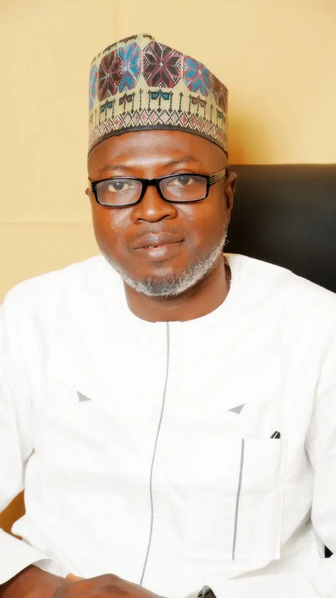 DR LAWAL AG MD